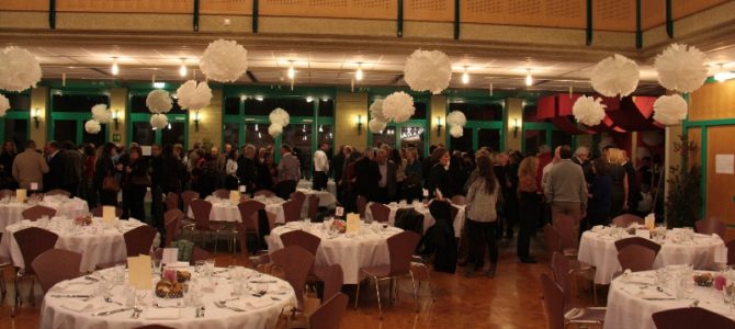 Novembre 2013 – Soirée de l’Association « Flocons et Flacons » à la salle communale de Confignon